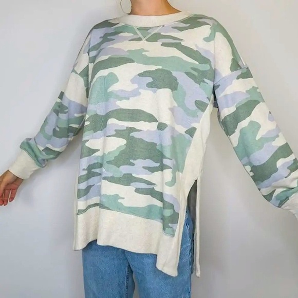 Aerie | Oversized Desert Green Camo Sweatshirt Size Medium - Picture 1 of 8